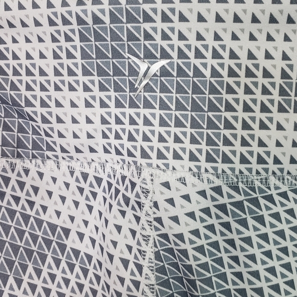 Old Navy Compression athletic leggings white gray - Picture 6 of 9